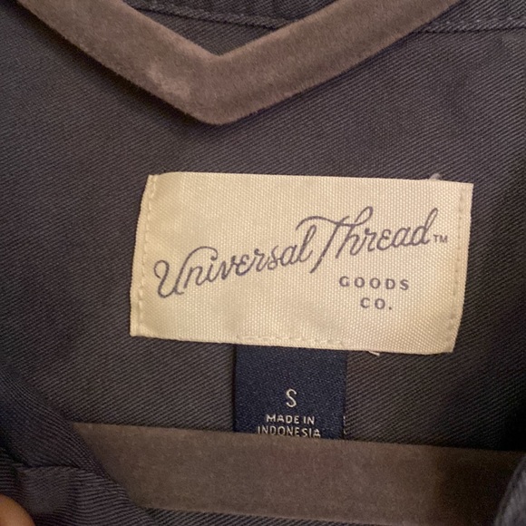 Universal Thread Grey Blue Button Up top - Picture 4 of 4